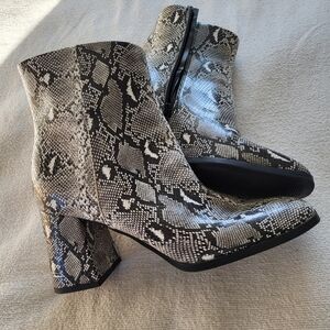 Madden Girl Black and Gray Patterned Ankle Boots
